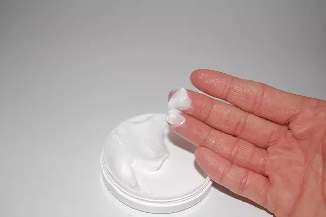 cosmetic packaging solutions , sustainable cosmetic packaging , custom cosmetic packaging