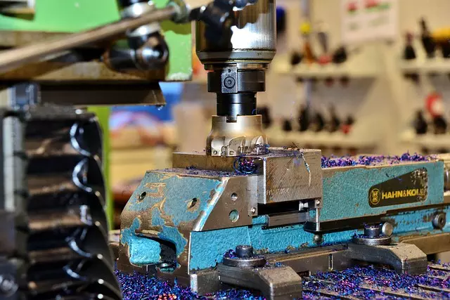 pavement-milling-and-grindingpavement-mi-640x480-42073536.jpeg
