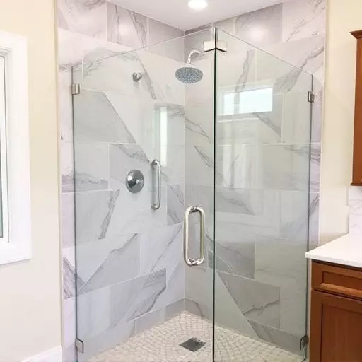 swinging-glass-shower-door-installation-640x480-62266803.jpeg