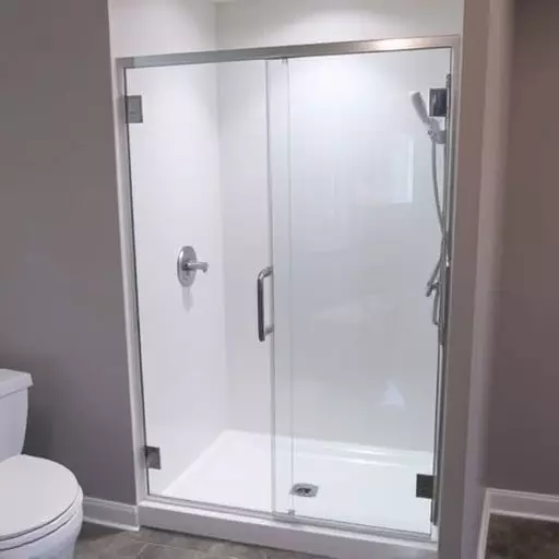 swinging-glass-shower-door-installation-640x480-95094141.jpeg
