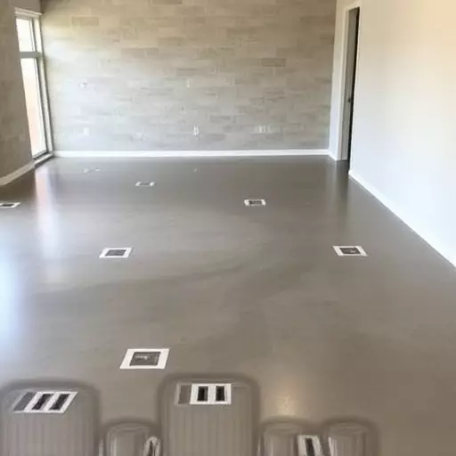 concrete-floor-installation-process-tole-640x480-17786690.jpeg