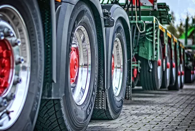 Optimizing Speedboat Audio: Gear Guide for Truck Bed Essentials