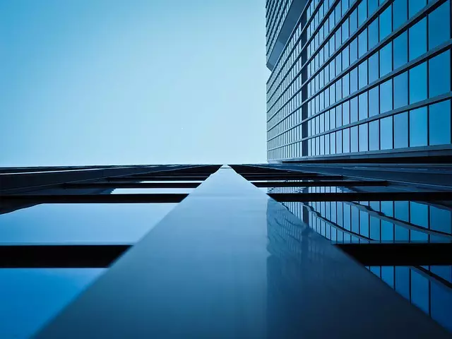 Energy-Efficient Glass Partitions: Modernize Toledo Offices with Sustainable Design