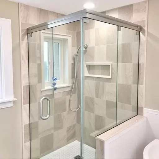 swinging-glass-shower-door-installation-640x480-503564.jpeg