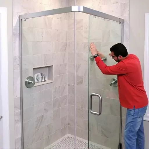 swinging-glass-shower-door-installation-640x480-55536607.jpeg