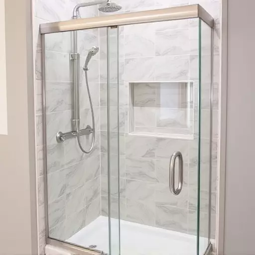 swinging-glass-shower-door-installation-640x480-61557520.jpeg